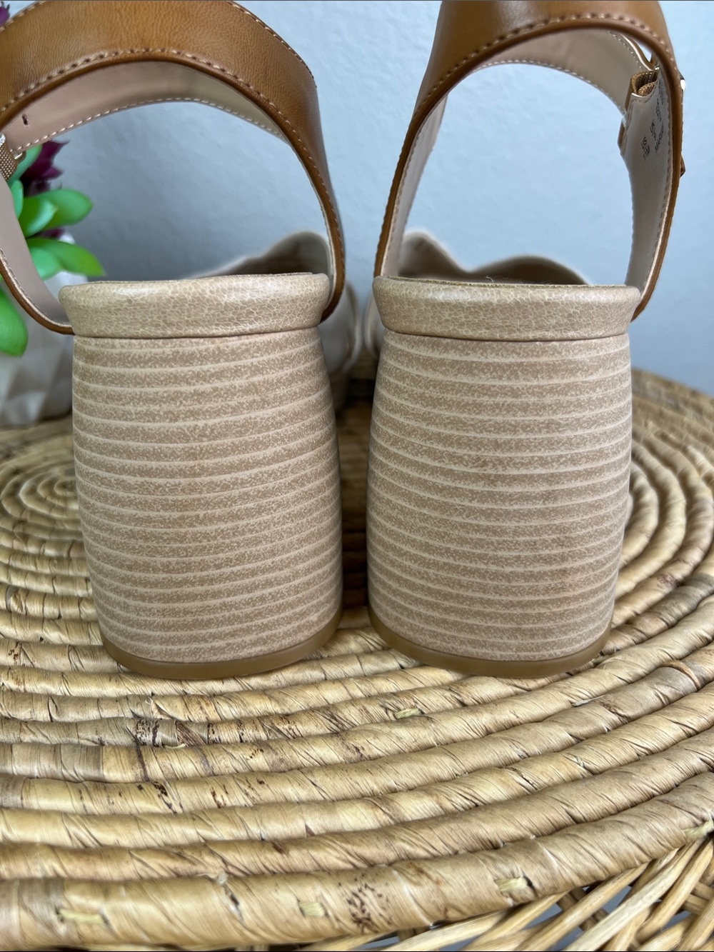 Dr. Scholl's Mariah Cream and Tan Sandals - Picture 4 of 10
